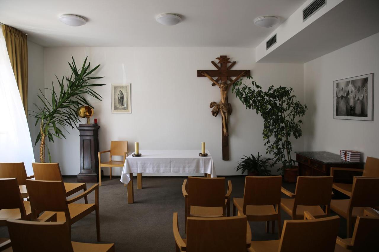 Penzion Pansky Dum Rozmital pod Tremsinem Exteriör bild